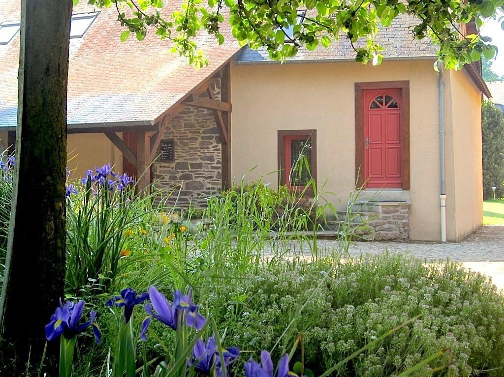 Domaine De La Fontaine Bed & Breakfast Chavagne Exterior photo